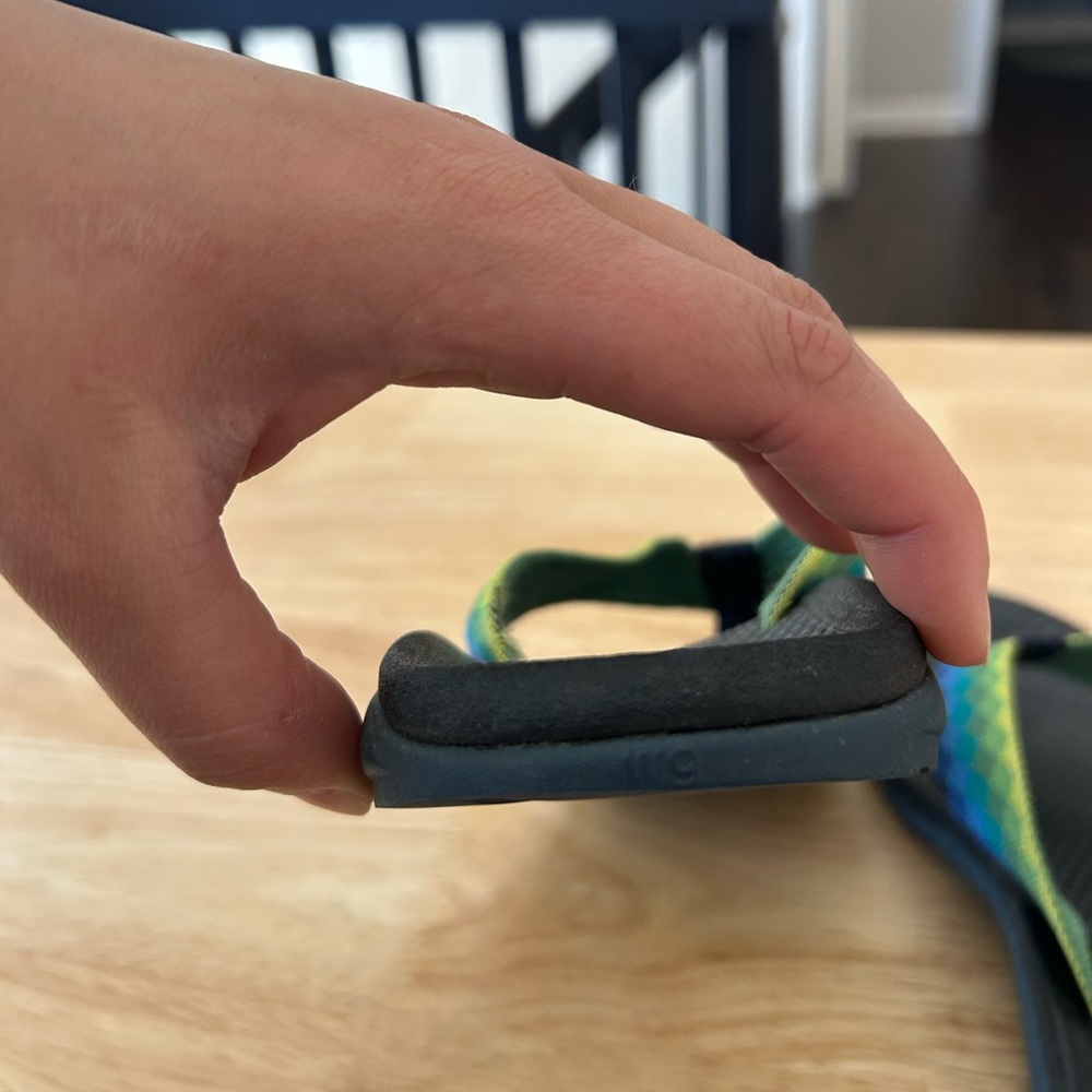 Chaco Flip Flops Sz 9 - Picture 6 of 7